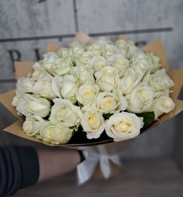 51 біла троянда  50см