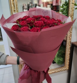 Червона троянда 21шт\60см