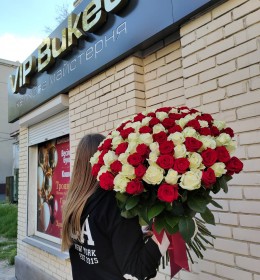 101 мікс троянди 60см