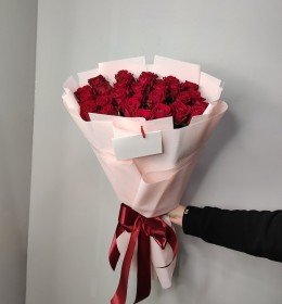 25 шт  червоних троянд  70см